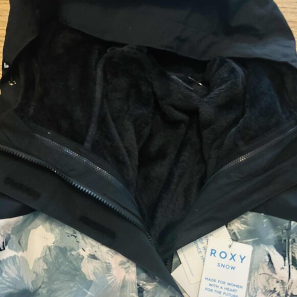 New w/tag Roxy 3 in 1 snow jakcet size S $240 - Picture 2 of 15